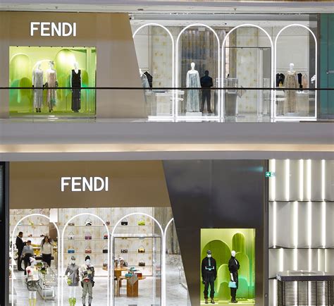 boutique abbigliamento fendi|fendi showroom.